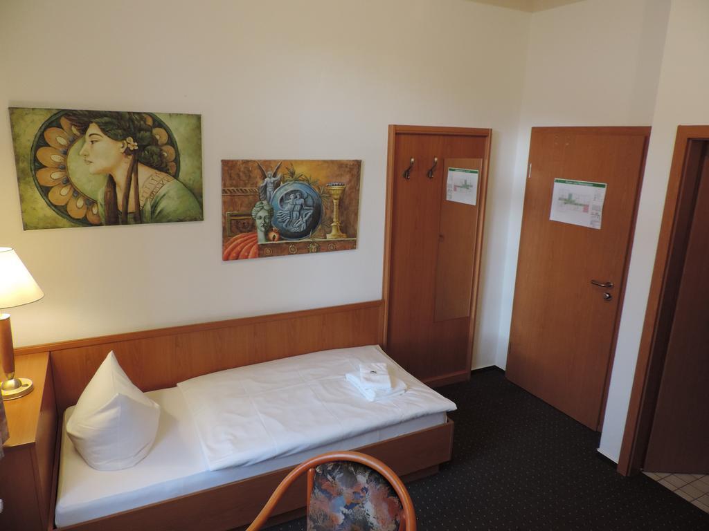 Hotel Carl Von Clausewitz Burg bei Magdeburg Szoba fotó